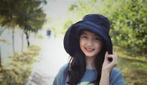 游泳冠军是谁的小璐女儿_王璐娜游泳冠军_璐璐游泳池视频