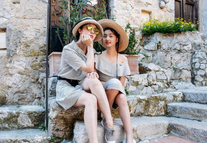 王璐娜游泳冠军_游泳冠军是谁的小璐女儿_璐璐游泳池视频